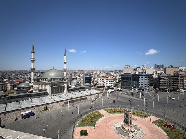 Der Taksim-Platz in Istanbul. Hier sollen sich die beiden Jugendlichen eine Vergiftung zugezogen haben, ehe sie verstarben.