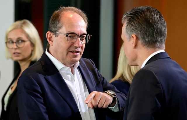 Bundesinnenminister Alexander Dobrindt (CDU) will das Selbstbestimmungsgesetz besser vor Missbrauch schützen.