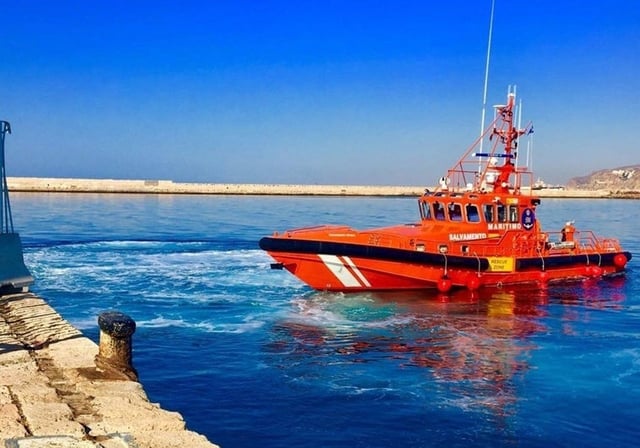 Salvamar Spica, en el Puerto de Almería.