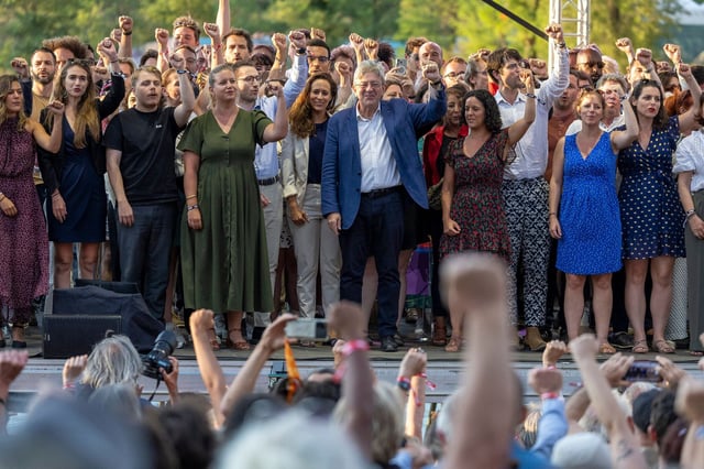 Dans un discours prononcé vendredi 22 août devant près de 4 000 sympathisants, Jean-Luc Mélenchon a appelé à la grève générale en France le 10 septembre. 