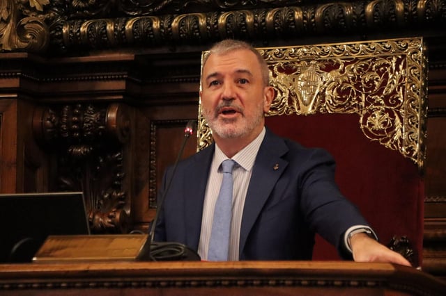 El alcalde de Barcelona, Jaume Collboni, en un pleno.