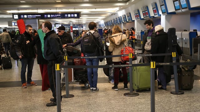 La medida de fuerza afectará a unos 4.400 pasajeros con vuelos programados de Aerolíneas Argentinas.
