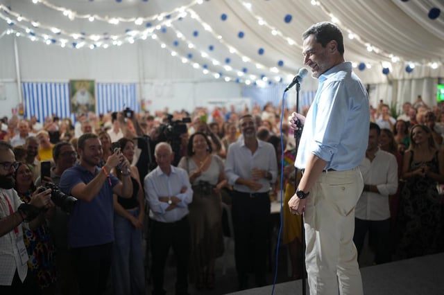 Juanma Moreno en la Feria de Almería.