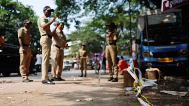 2 police constables injured in attack by drug peddlers in Mumbai; 5 attackers held