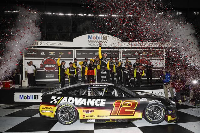 #12: Ryan Blaney, Team Penske, Advance Auto Parts Ford Mustang in victory lane