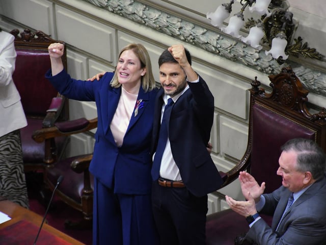 Rosario 10 de Diciembre 2023
La Asunción del nuevo Gobernador la provincia Santa Fe en Legislatura Maximiliano Pullaro y su vice Gisela Scaglia. 
Foto: JUAN JOSE GARCIA - FTP CLARIN garcia01.jpg Z GarciaJJ Garcia-Rosario