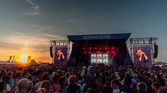Bands pull out from festival after group 'cut off' over palestine flag