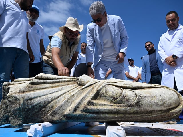 Un tesoro de 2000 años de antigüedad fue hallado en una ciudad submarina frente a la costa egipcia. Foto: AFP
