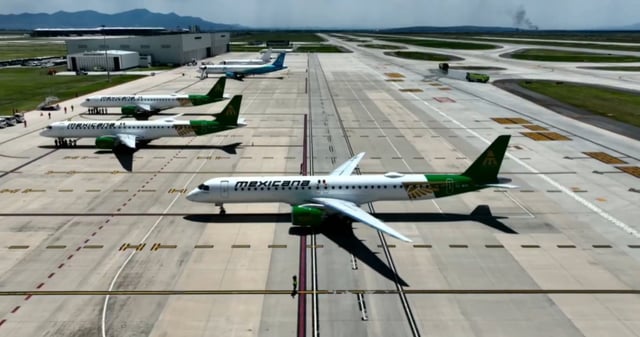 La aerolínea del Estado mexicano sumó su tercer Embraer E195-E2, el cual fue recibido en el AIFA. Foto: Captura de pantalla