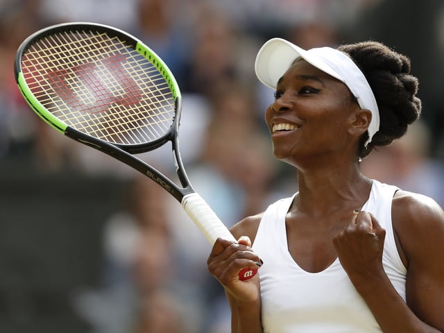 US player Venus Williams celebrates beating Britain's Johanna Konta during their women's singles semi-final match on the tenth day of the 2017 Wimbledon Championships at The All England Lawn Tennis Club in Wimbledon, southwest London, on July 13, 2017.
Williams won 6-4, 6-2. / AFP PHOTO / Adrian DENNIS / RESTRICTED TO EDITORIAL USE inglaterra londres Venus Williams tenis torneo de wimbledon tenistas torneos