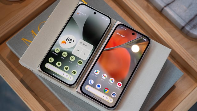 Comparing the displays on the Google Pixel 9 Pro Fold and Google Pixel 10 Pro Fold