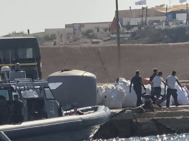 Traslado de los restos de las hermanas fallecidas en la isla de Lampedusa