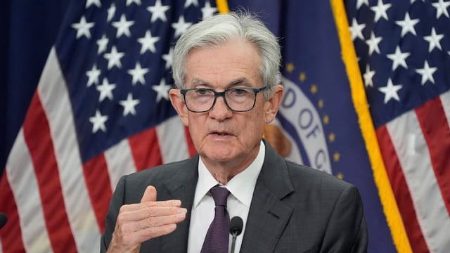 US-Zentralbankchef Powell deutet Zinssenkungen an. Knickt die Fed vor Trump ein?