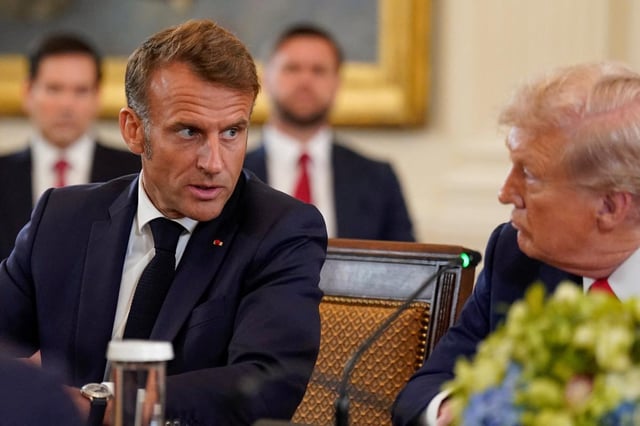 Emmanuel Macron face à Donald Trump à la Maison-Blanche, août 2025.