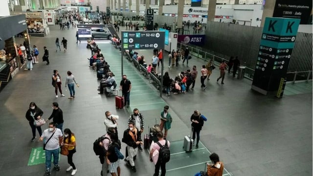 Buscan a grupo delictivo dedicado a robar usuarios en el AICM / Foto: Especial