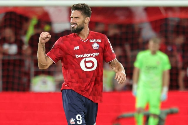 L'attaquant français de Lille Olivier Giroud célèbre son but face à l'AS Monaco (1-0) au stade Pierre-Mauroy (Villeneuve-d'Ascq), en deuxième journée de Ligue 1, le 24 août 2025.
