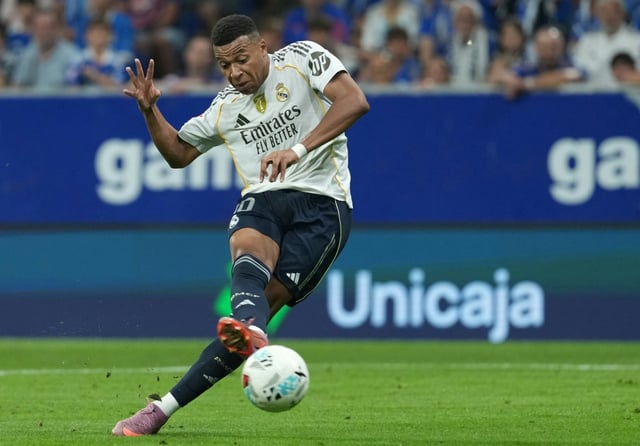 L'attaquant madrilène Kylian Mbappé lors de la victoire du Real Madrid contre Oviedo en Liga à Oviedo (Espagne) le 24 août 2025