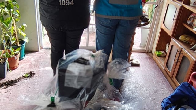 La Policía de la Ciudad de Buenos Aires desmanteló una red de atención médica ilegal tras la muerte de una mujer víctima de mala praxis.