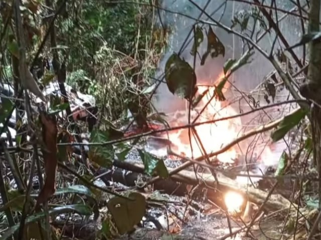 Murieron 4 personas al accidentarse una avioneta en la selva colombiana
