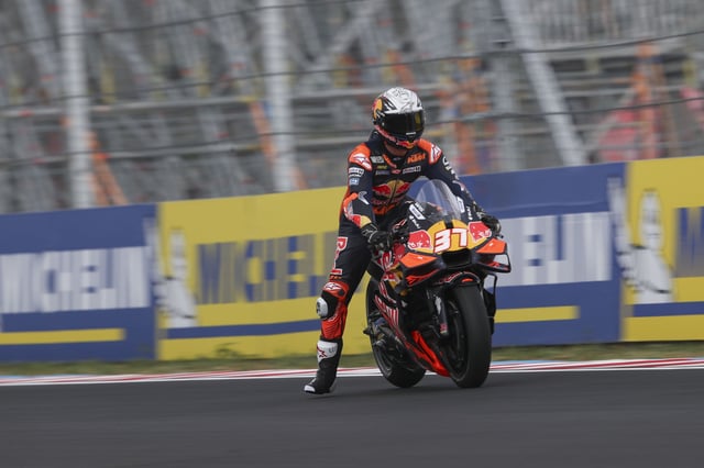 Pedro Acosta of Spain riding the Red Bull KTM Factory Racing bike (37) during the MotoGP Practice at Balaton Park on August 22, 2025 near Balatonfokajar, Hungary.