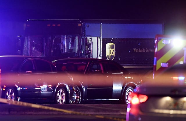 Miramar Police and Miami-Dade Police work the crime scene at the intersection of Miramar Parkway and Flamingo Road in an undated South Florida Sun Sentinel file photo. (South Florida Sun Sentinel file photo)