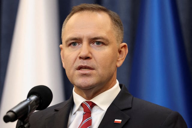 Polish President Karol Nawrocki gives a statement to the media at the presidential palace in Warsaw, Poland, August 21, 2025. REUTERS/Kuba Stezycki/File Photo