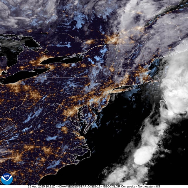 A geothermal satellite image issued by the National Weather Service on Aug. 25, 2025, shows a band of rain moving away from the East Coast and over the Atlantic Ocean.