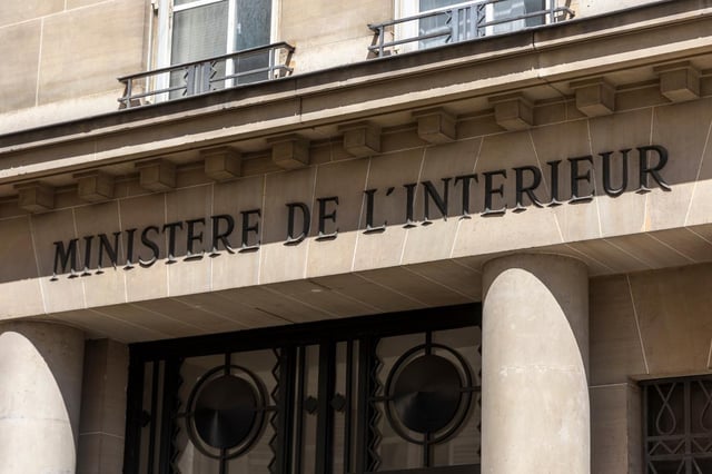 Le ministère de l’Intérieur a comptabilisé 99 actes antisémites en janvier, 98 en février, 96 en mars, 88 en avril, 126 en mai et 139 en juin.