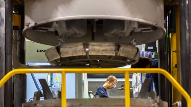 Der Automobilzulieferer ae group ist auf die Herstellung von Aluminium-Teilen spezialisiert (Symbolbild)
