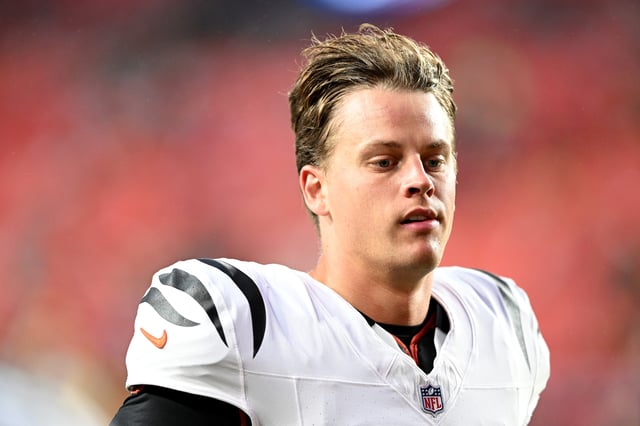 LANDOVER, MARYLAND - AUGUST 18: Joe Burrow #9 of the Cincinnati Bengals warms up before the game against the Washington Commanders during the NFL Preseason 2025 game at Northwest Stadium on August 18, 2025 in Landover, Maryland. (Photo by G Fiume/Getty Images)
