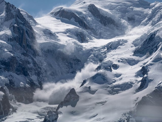 Grayscale moves to convert avalanche trust into spot etf