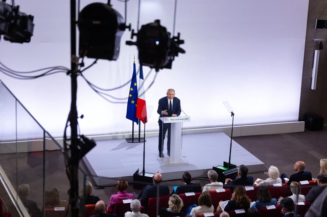 El primer ministro francés, François Bayrou, durante la rueda de prensa que ha ofrecido este lunes.