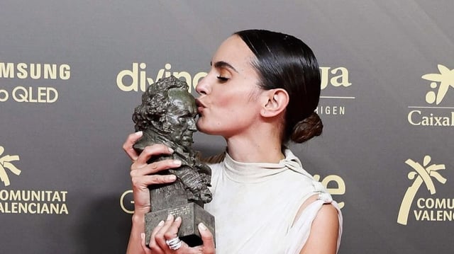Veronica Echegui, a prominent Spanish actress, died at 42 due to cancer