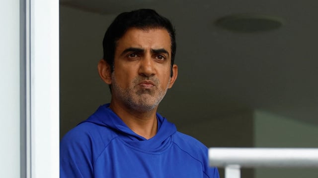 Gautam Gambhir criticised by Manoj Tiwary for being a hypocrite.