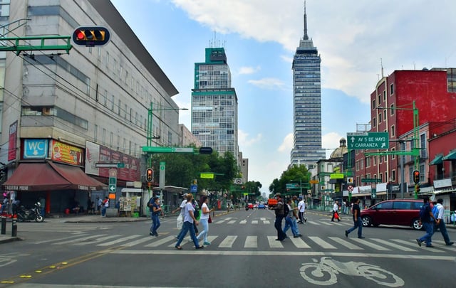 Los analistas empeoraron la perspectiva del tipo de cambio al estimar ahora que la moneda mexicana cerrará 2024 en 19.69 unidades por dólar