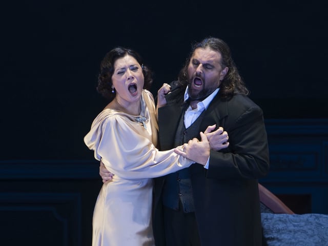 Los protagonistas de "Werther". La soprano Annalisa Stroppa y el tenor Jean François Borras. Foto: Prensa Teatro Colón / Juanjo Bruzza