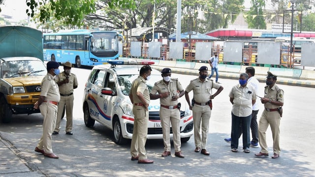 The incident happened in the afternoon in Manikpara in the Kotwali police station area.