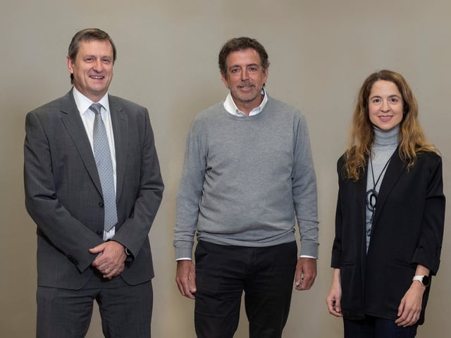 Santiago Mignone (presidente de IDEA), Mariano Bosch (presidente del 61° Coloquio) y Luciana Paoletti  (directora de IDEA).