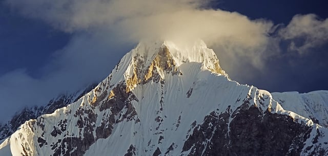 Der Dschengisch Tschokusu liegt im Tian Shan Gebirge in Kirgistan