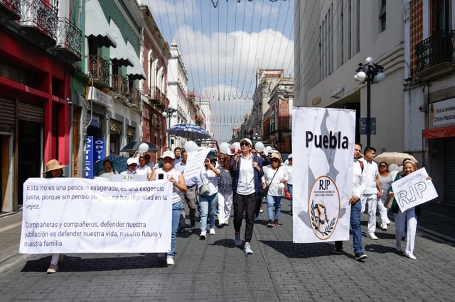 Trabajadores del IMSS se manifiestan sobre Avenida Reforma. FOTO: Oscar Rodríguez/Agencia Enfoque