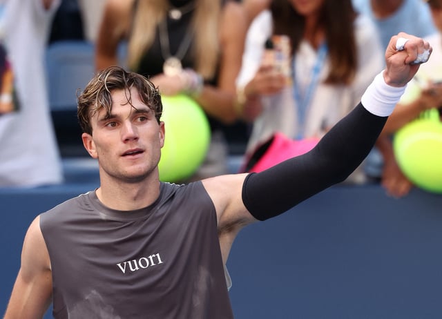 Tennis - U.S. Open - Flushing Meadows, New York, United States - August 25, 2025 Jack Draper of the U.S. celebrates winning his first round match against Argentina's Federico Agustin Gomez REUTERS/Kevin Lamarque