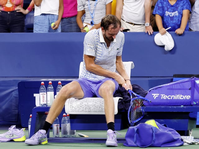 Tennis - U.S. Open - Flushing Meadows, New York, United States - August 25, 2025
Russia's Daniil Medvedev breaks his racquet during his first round match against France's Benjamin Bonzi REUTERS/Eduardo Munoz