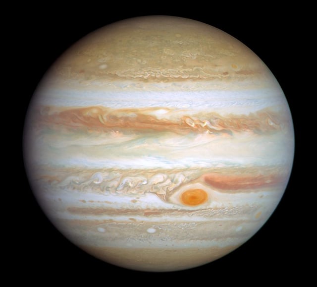 Jupiter in true colour by Hubble's "Outer Planet Atmospheres Legacy" - January 5 2024 (Credit : NASA/STSCI)