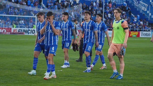 El Tomba se fue silbado y preocupado.