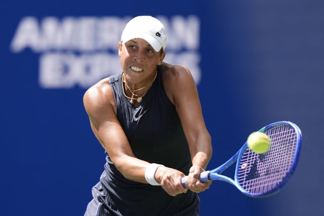 Aug 25, 2025; Flushing, NY, USA; Madison Keys (USA) hits the ball to Renata Zarazua (MEX)(not pictured) on day two of the 2025 U.S. Open tennis tournament at the USTA Billie Jean King National Tennis Center. Mandatory Credit: Robert Deutsch-Imagn Images