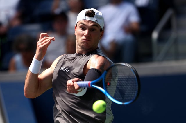 Tennis - U.S. Open - Flushing Meadows, New York, United States - August 25, 2025 Jack Draper of the U.S. in action during his first round match against Argentina's Federico Agustin Gomez REUTERS/Kevin Lamarque