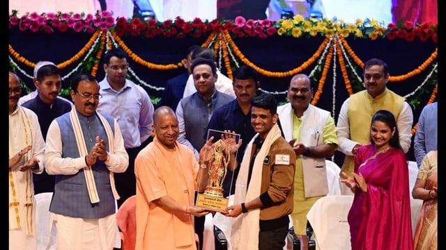 Uttar Pradesh Chief Minister Yogi Adityanath felicitated Group Captain Shubhanshu Shukla at Lok Bhawan in Lucknow, on Monday. (Deepak Gupta/HT Photo)