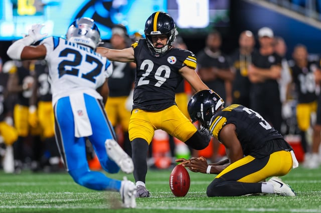 CHARLOTTE, NORTH CAROLINA - AUGUST 21: Ben Sauls #29 of the Pittsburgh Steelers kicks a field goal during the first half of an NFL Preseason 2025 game against the Carolina Panthers at Bank of America Stadium on August 21, 2025 in Charlotte, North Carolina.