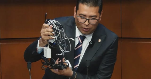 El senador Néstor Camarillo en la tribuna de la Cámara de Senadores
