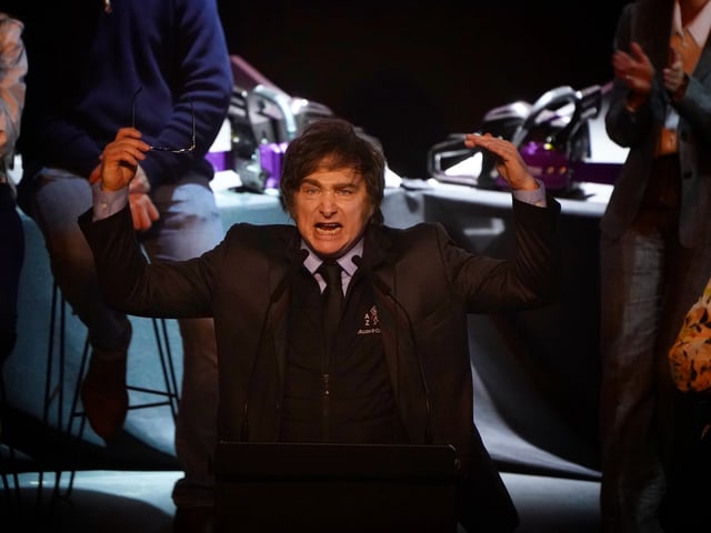 El presidente Javier Milei encabeza la presentación de los candidatos de La Libertad Avanza en un acto en Junín. Foto Emmanuel Fernández